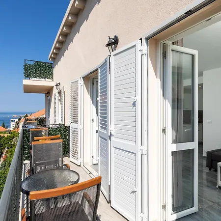 Begovi - One-bedroom Lilly 아파트 *