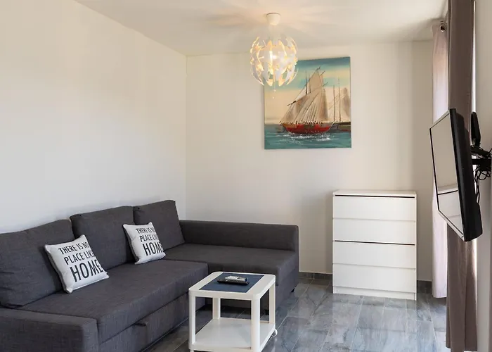 Begovi - One-bedroom Lilly 아파트 *